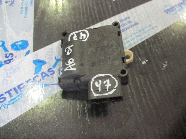 Motor da comporta da sofagem AUDI A6 (4F2, C6)
