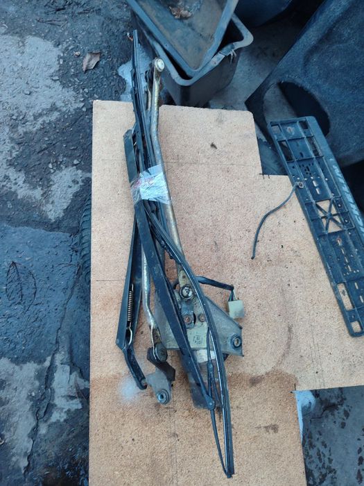 Моторчик з трапецією на двірники ВАЗ 2110 є інші моделі ВАЗ  Славута