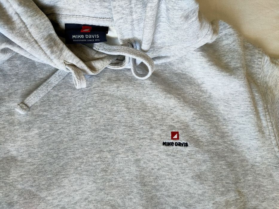 Camisola com capuz da marca Mike Davis