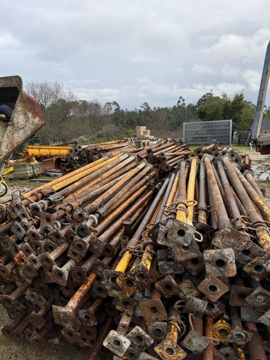Prumos/escoras usadas