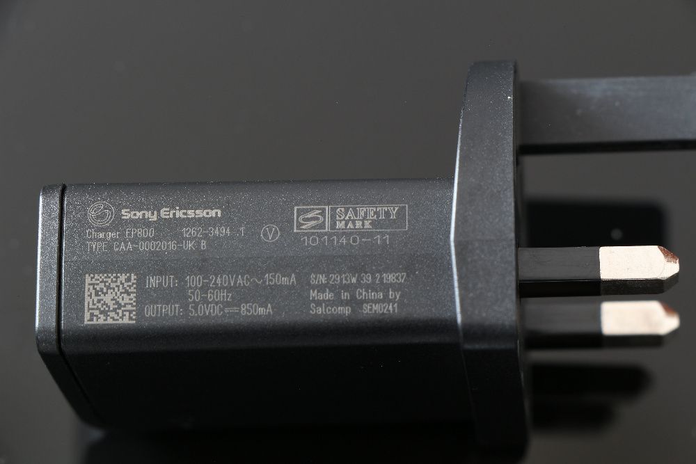 Carregador de Telemóvel com ficha inglesa Sony Xperia (UK)