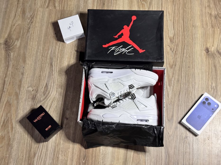 Jordan 4 silver metalic pure money