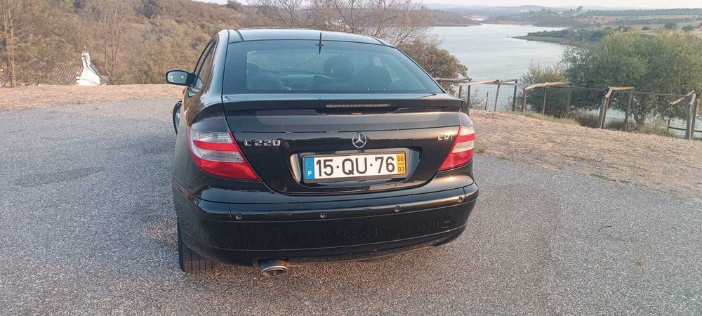 Vendo Mercedes c220 sportcoupe estofos em pele, bancos aquecidos, com apenas 250000 Km