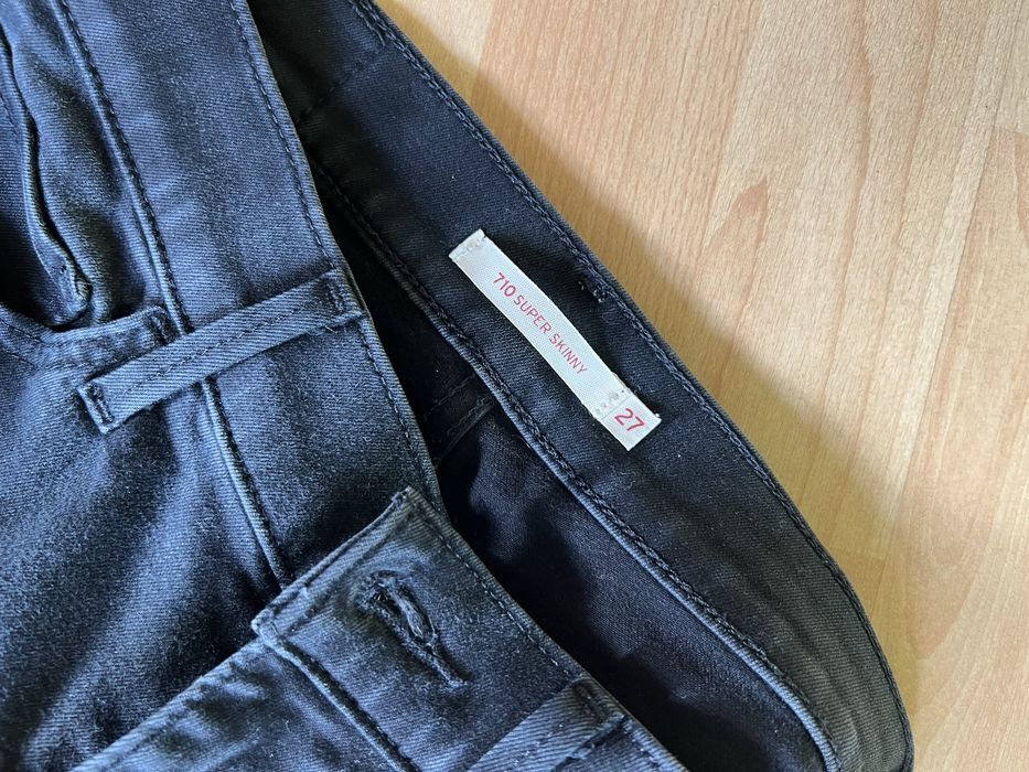 Levi’s super skinny 710