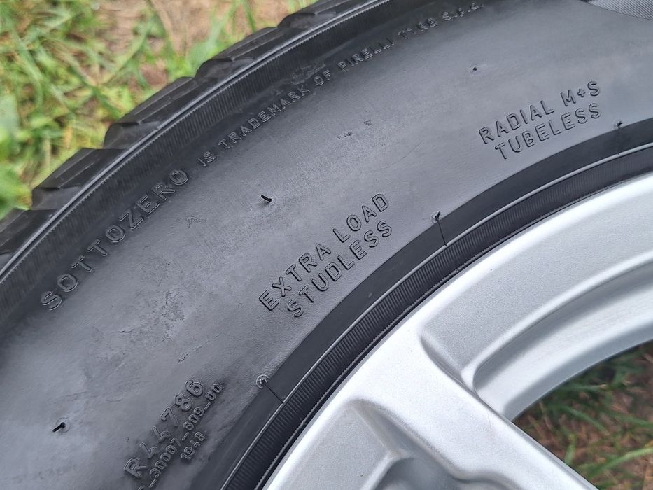 Зимовий PIRELLI 205 60 16