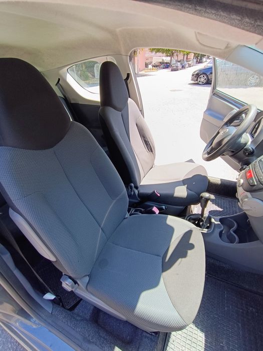 Toyota Aygo 1.0 a gasolina de 2006
Com 122 mil quilómetros 
Revisão feita até