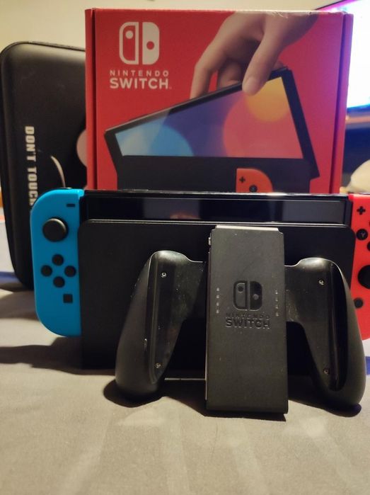 Nintendo Switch OLED COM GARANTIA 2 anos com jogo