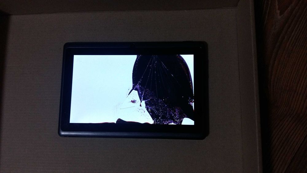 Лот планшетов Apple iPad, iPod, Amazon, Yestel, Zeki