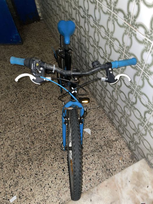 Vendo bicicleta btwin para crianca roda 24