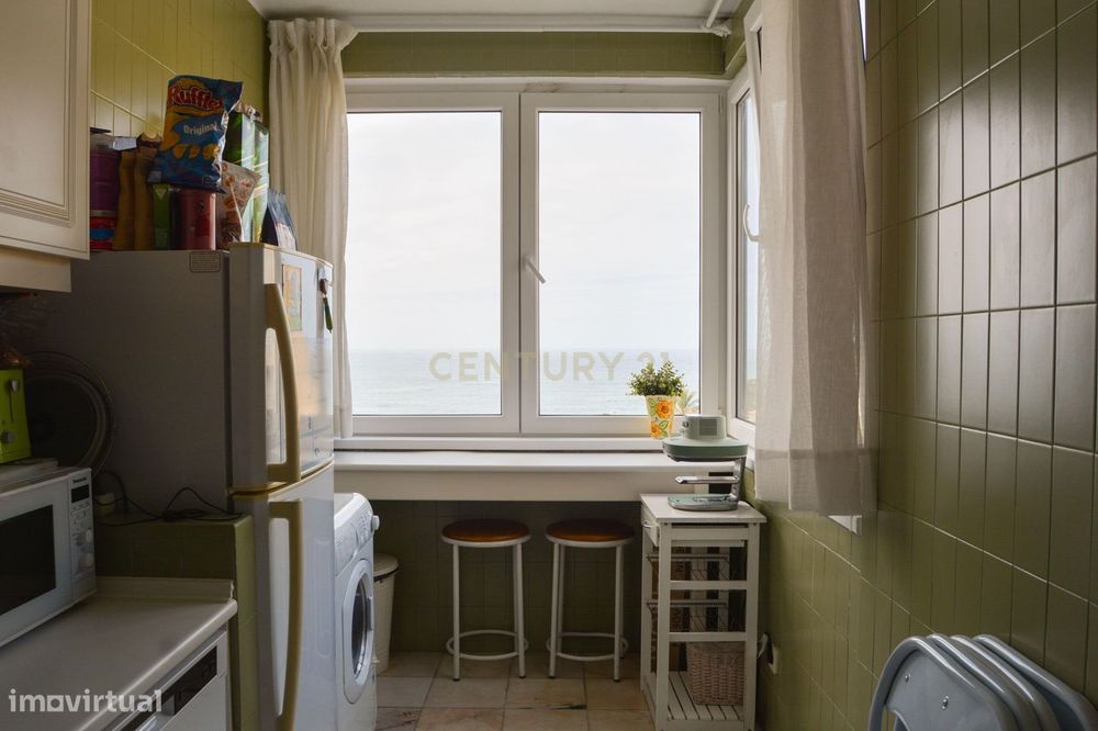 T2 Mobilado com Vista Mar | Guia de Cascais