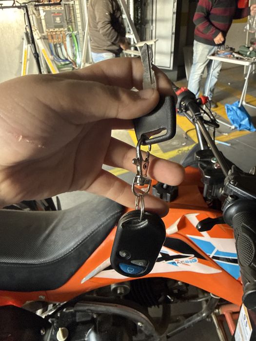 Sem garantia mota nova e so pegar por atrabalhar e andar a mota esta