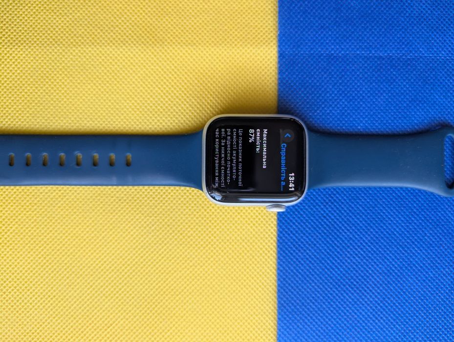 Без iCloud sn HM2H318QQ122 Apple Watch se 40 mm silver