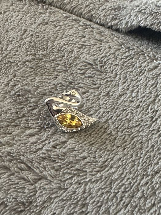 swarovski broche alfinete