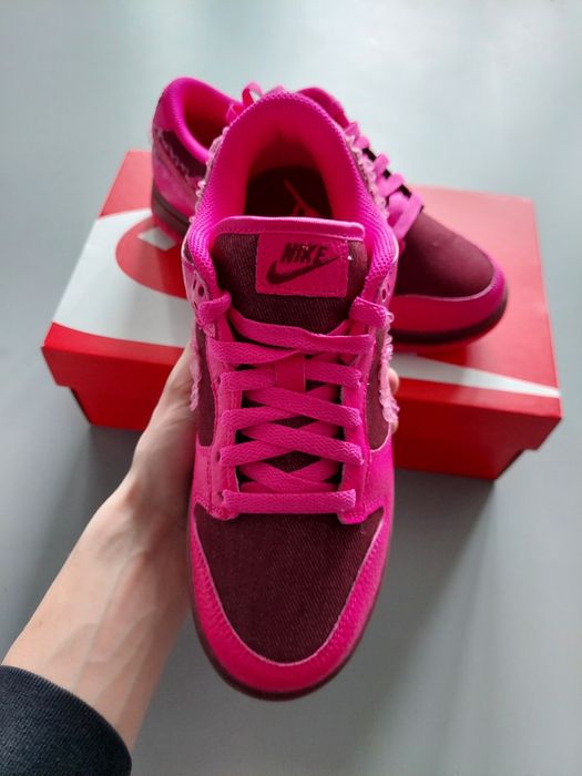 Nike Dunk Low Valentine's Day (2022)