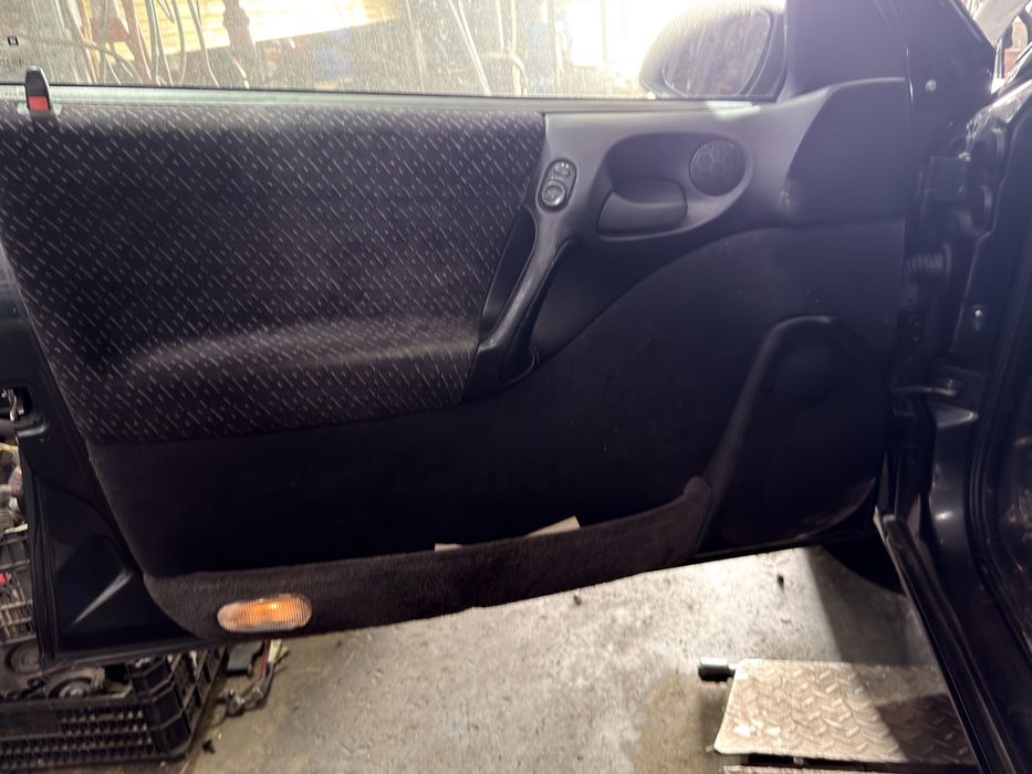 CONJUNTO DE BANCOS E QUARTELAS EM PELE OPEL VECTRA B
