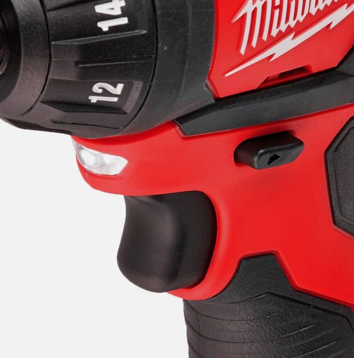 Акумуляторна викрутка Milwaukee 2401-20
