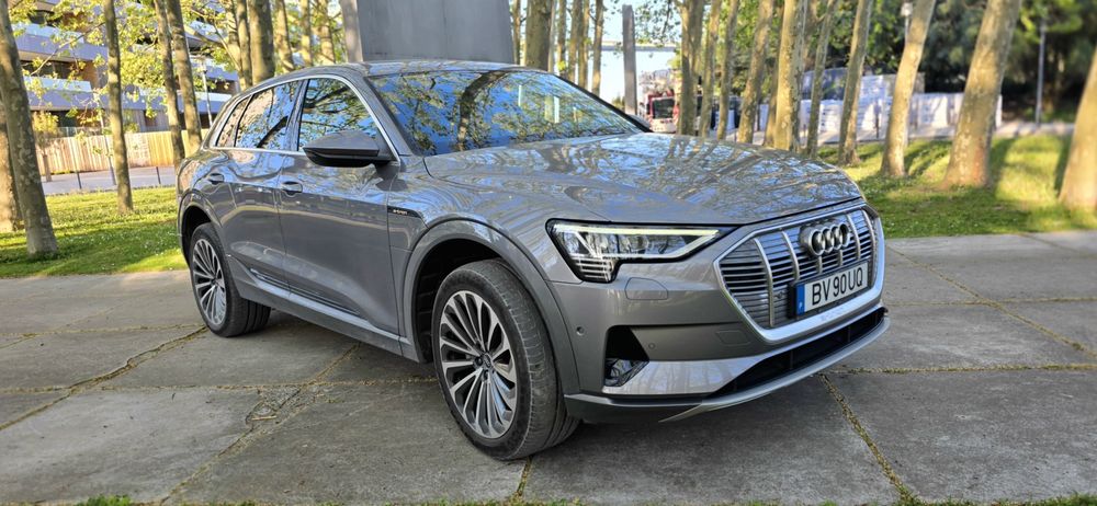 Audi etron 55 advanced