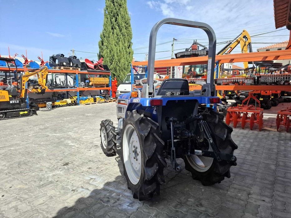 Trator Iseki Sial Hunter 22 | 4x4 | Direção Assistida | Inversor | Imaculado