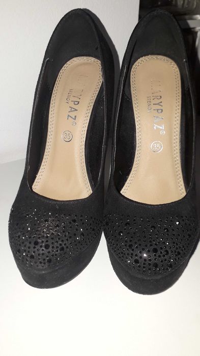 Sapatos em otimo estado