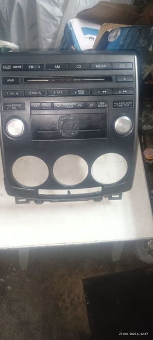 Магнітола штатна мазда 5 продам