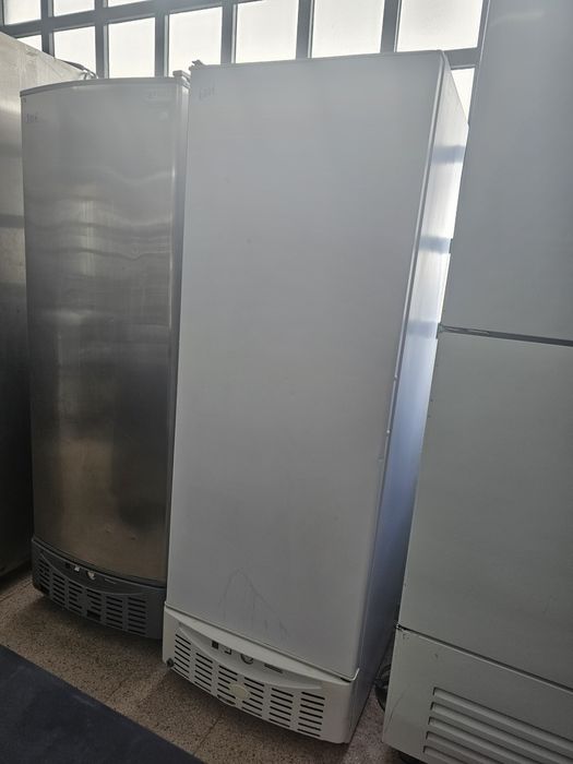 Armário de congelação vertical