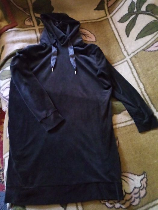 Super bluza z kaksamitu weluru roz 42.  44 czarna