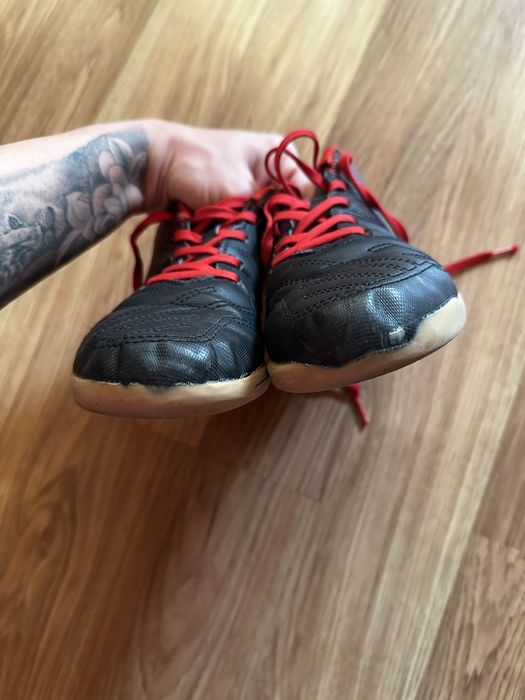 Buty sportowe halówki piłkarskie Kipsta 35
