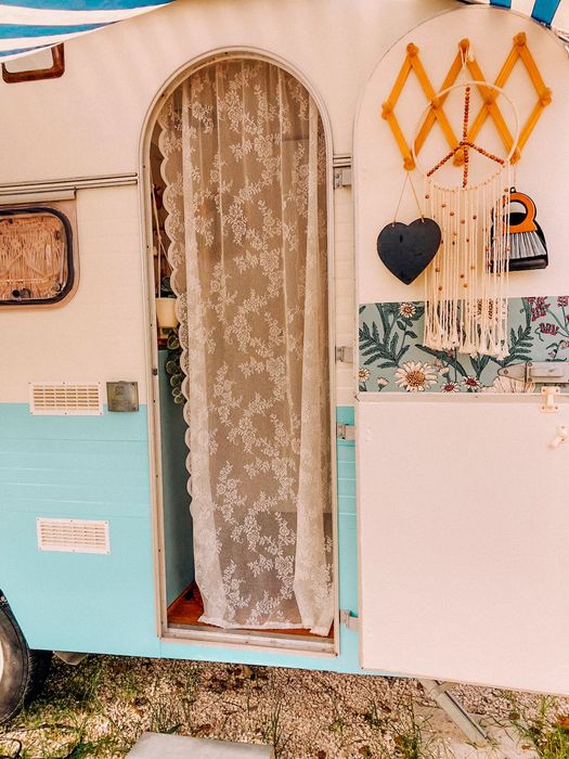Caravana Vimara 390 Vintage Renovada | Um pequeno refúgio sobre rodas