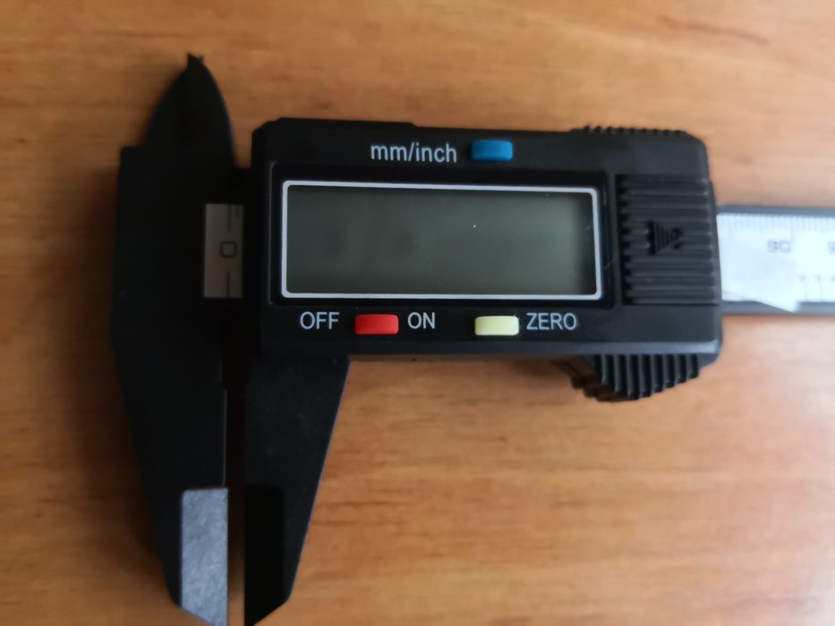 Suwmiarka elektroniczna