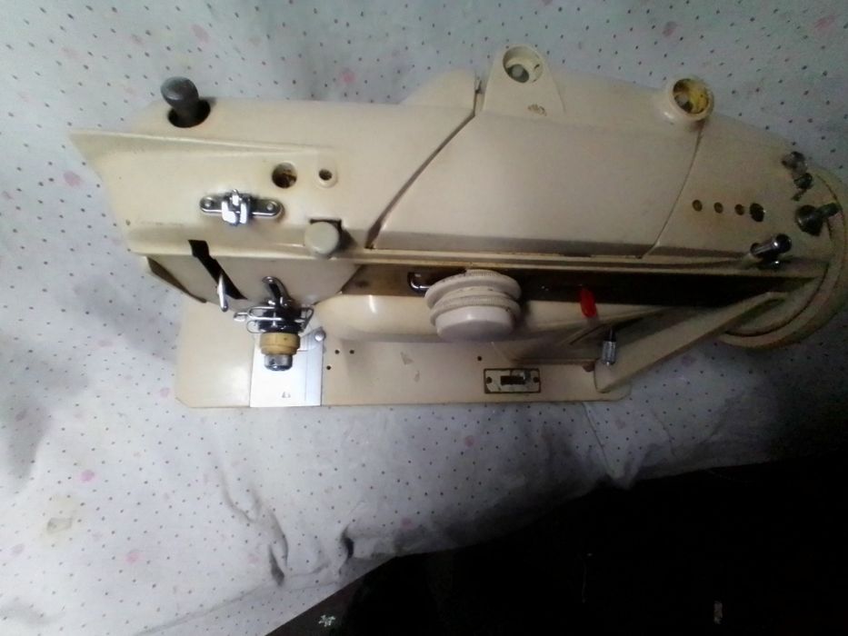 Máquina da Singer costura
