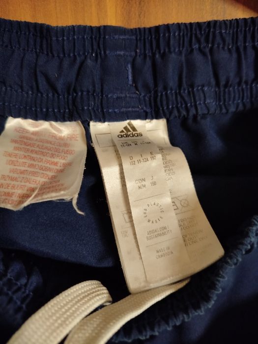 Spodnie dresowe chłopięce Adidas 11/12 stan idealny