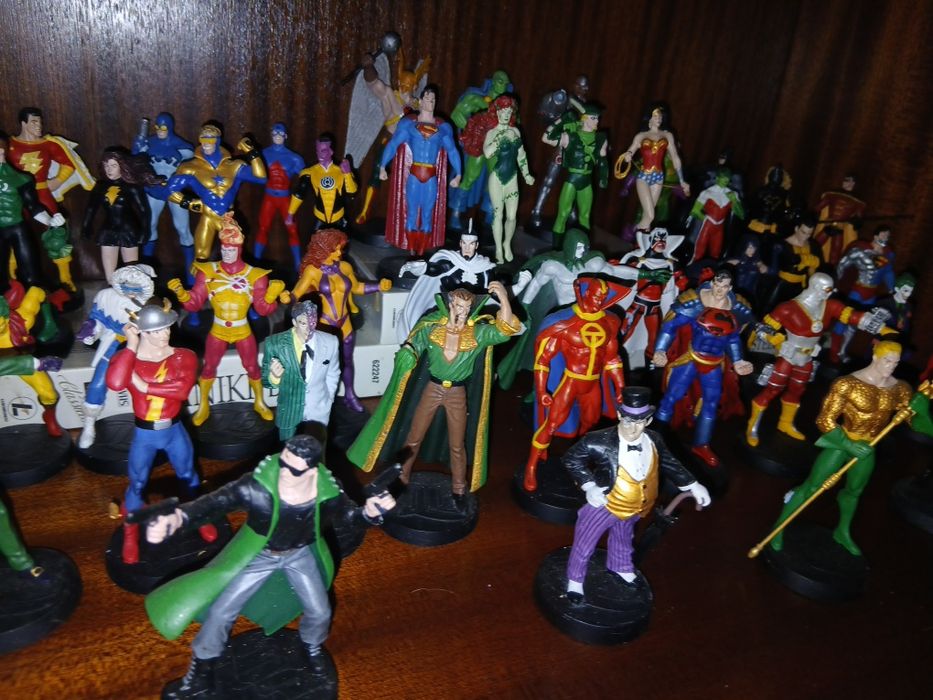 Colecao 50 figura da Marvel de chumbo   7 € cada