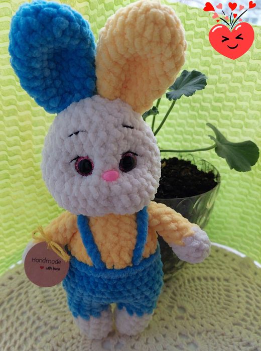 В'язані іграшки.