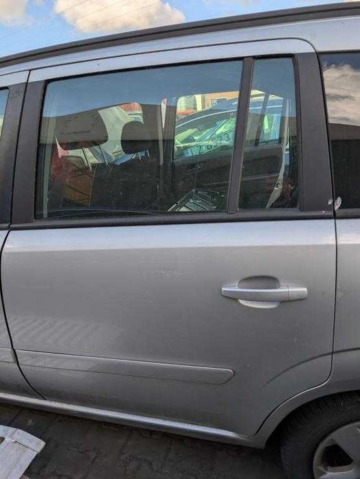 Drzwi lewe tył tylne Opel Zafira B Z157