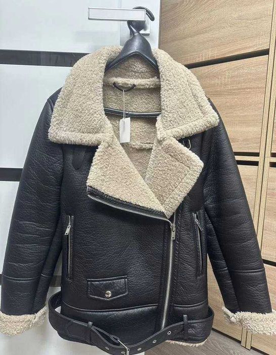 Чорна тепла дублянка