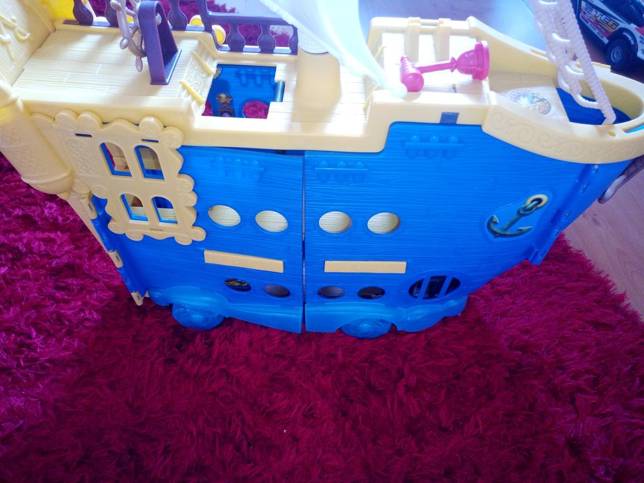 Barco Pirata  com acessórios