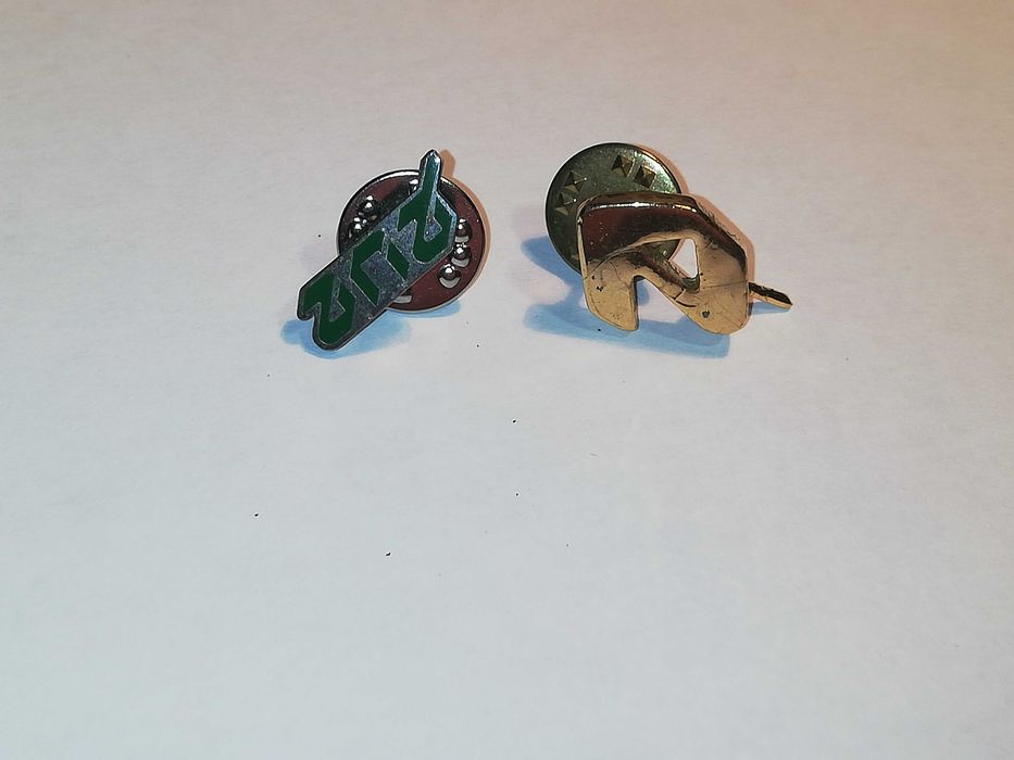Vendo pins de lapela e outros pins vintage desde 5 euros