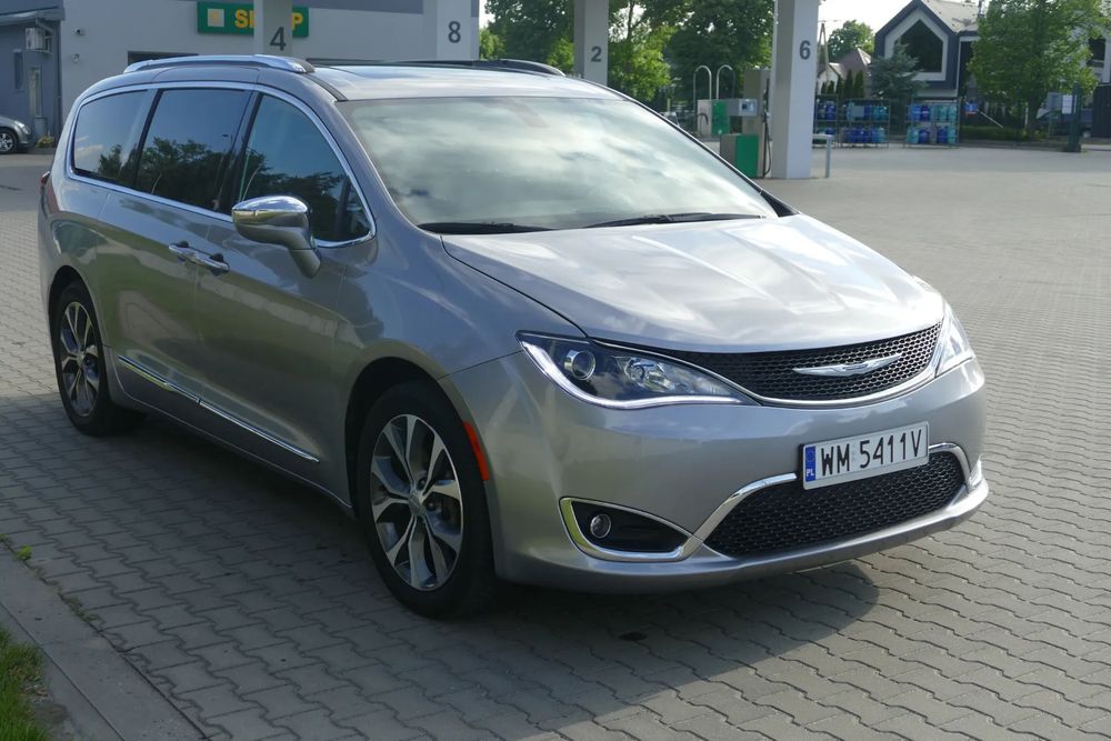 Chrysler Pacifica Pacifica Limited bardzo bogata wersja.