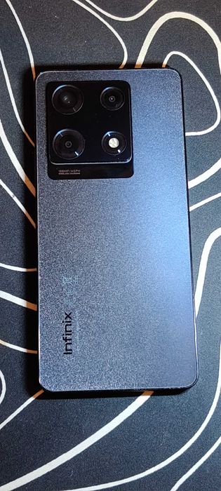 Smartfon Infinix Note 30 Pro