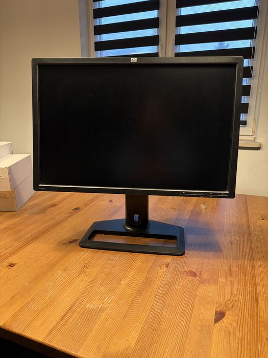 Monitor HP ZR24w 24” IPS 1920×1200 – profesjonalny, regulowany, PIVOT