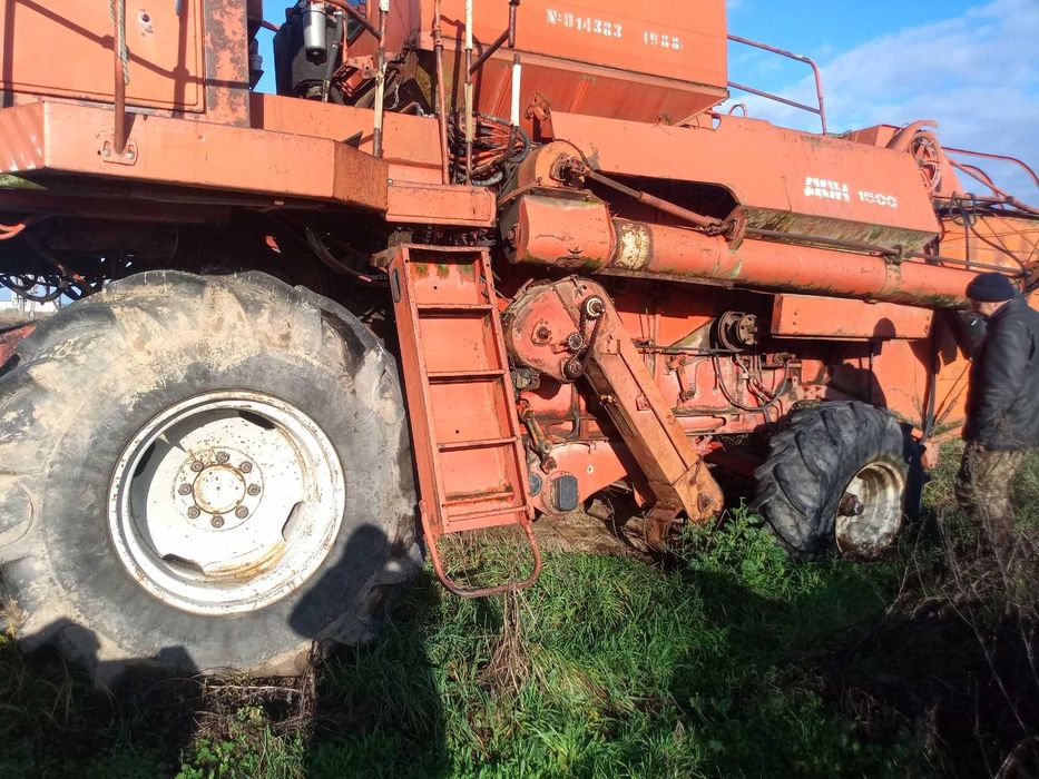 Продам комбайн Дон 1500 на запчастини