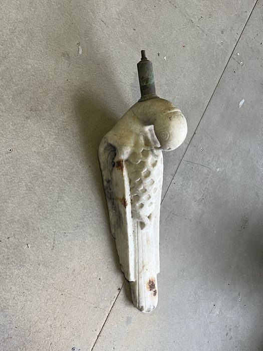 Escultura em marmore / Lanterna