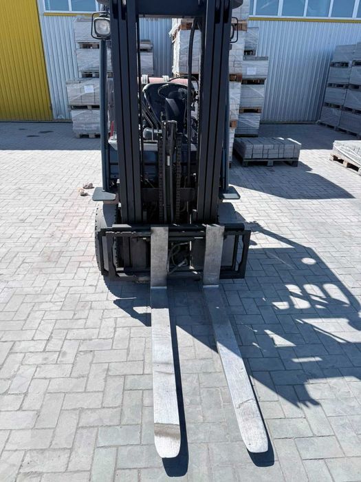 Навантажувачі вилкові газові - 2 шт  1,5 тонни (12 000$) і 2.5 тонни (14 000 $)