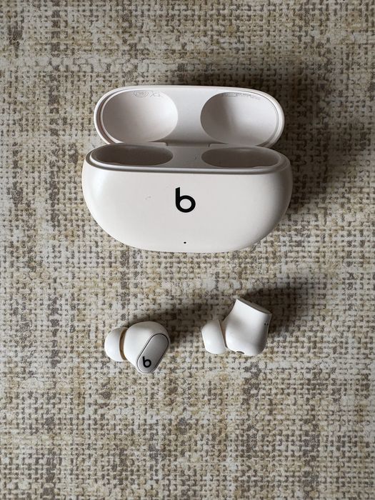 Beats Studio Buds+ (оригінал)