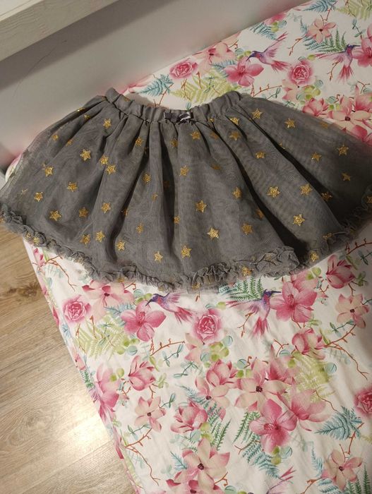 Jasno szara spódniczka w gwiazdki