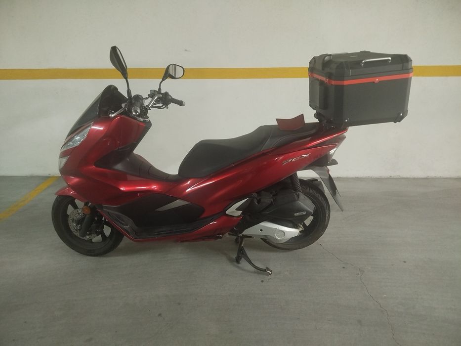 Vendo PCX vermelha