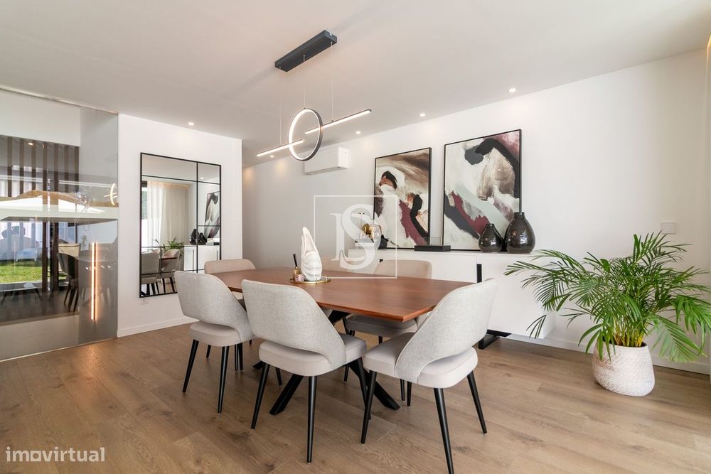 Moradia T3 – Semi-nova, Pronta a Habitar, com Arquitetura Moderna, Con