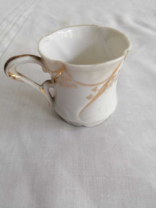 Pratos e Louças Antigos: Variados