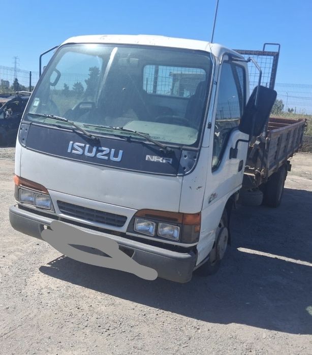 Carrinha NKR ligeira Isuzu