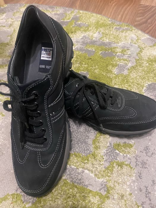 Чоловічі кросівки 42/43